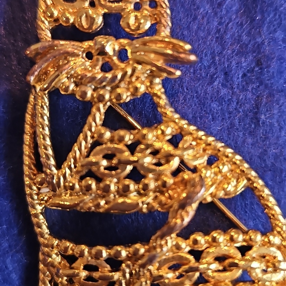 Whimsicle Cat Brooch Of Rope And Chains Design 2 3/4" Costume Jewelry Gold Tone - Picture 6 of 7